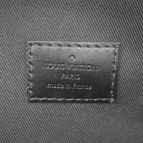 LOUIS VUITTON Discovery Monogram Galaxy Bumbag Black - Picture 12 of 13
